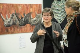 Kuratorin: Elke Pietsch (links) 