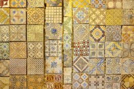 Historische Fließen in Tirisondola ©© Anders Dahl