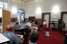 Arbeitsgruppe mit Fachgutachter Heiko Behnisch und Peter Sterzing ©LEIIK gGmbH