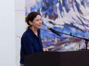 Kuratorin Hjördis Baacke ©Leandro EdR für LEIIK gGmbH