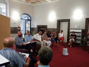 Arbeitsgruppe mit Fachgutachter Heiko Behnisch und Peter Sterzing ©LEIIK gGmbH