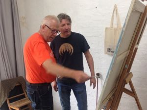 Fachgespräche unter Kursteilnehmern - Sommerkurs Malerei ©Hlördis Baacke